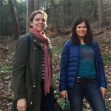 Annie J. HOWELL, Lisa ROBINSON
